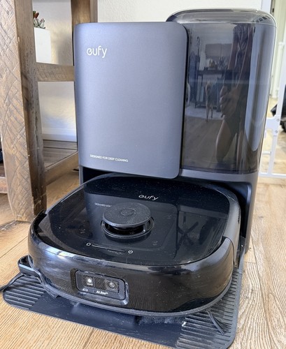 Eufy e25 robot vaccum and - -,